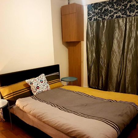 Budget House In Gants Hill Bed and Breakfast Ilford Buitenkant foto
