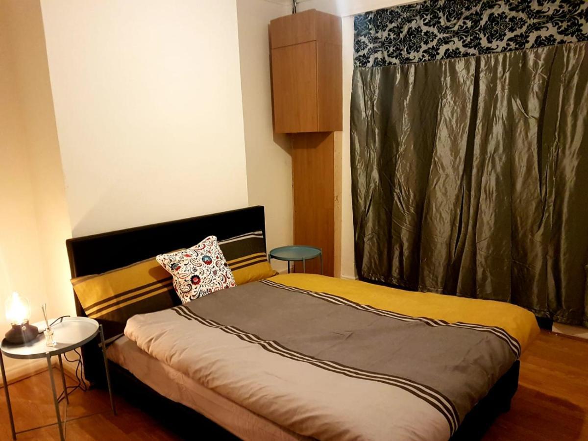 Budget House In Gants Hill Bed and Breakfast Ilford Buitenkant foto