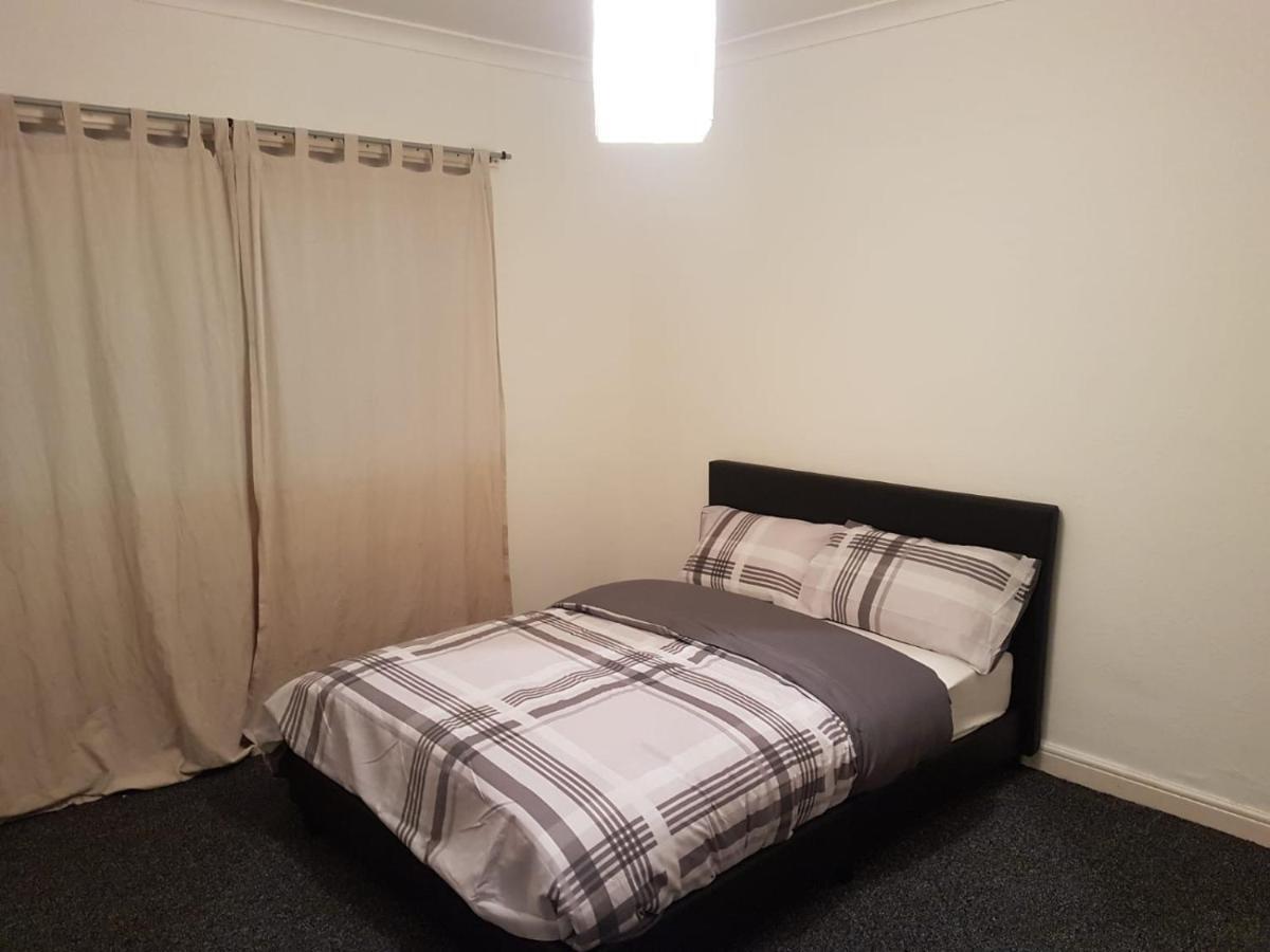 Budget House In Gants Hill Bed and Breakfast Ilford Buitenkant foto