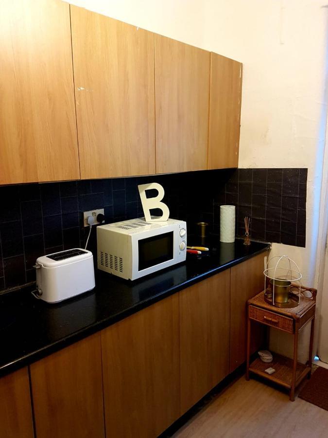Budget House In Gants Hill Bed and Breakfast Ilford Buitenkant foto