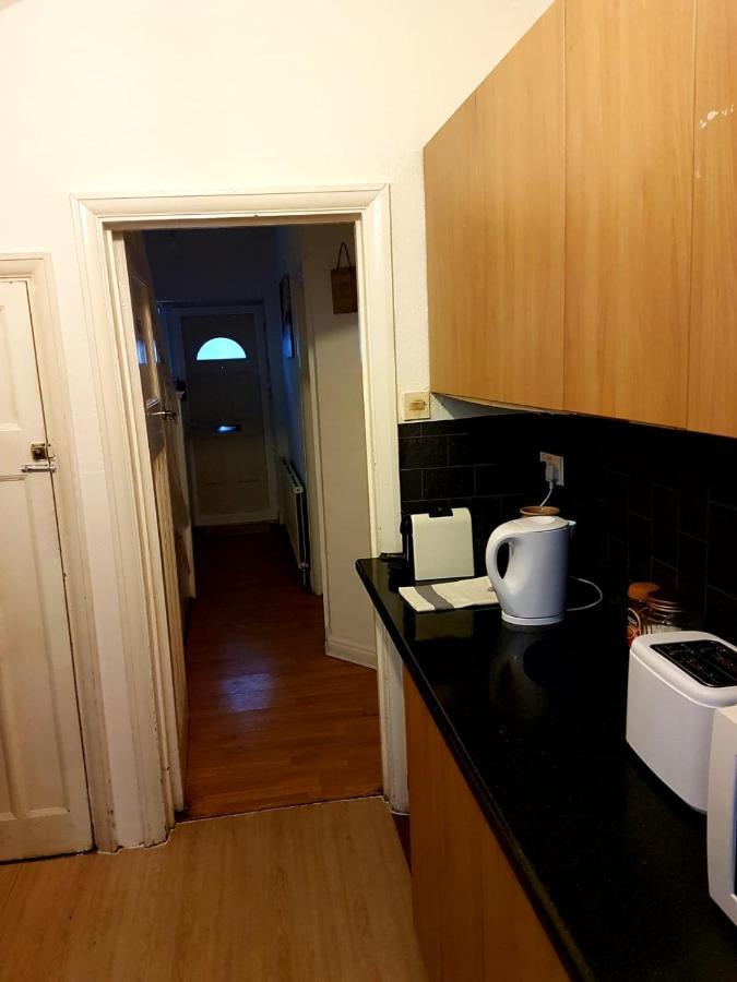 Budget House In Gants Hill Bed and Breakfast Ilford Buitenkant foto